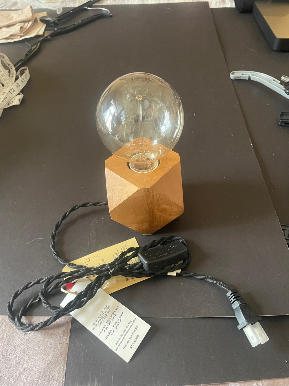 Lightbulb lamp - Picture 2 of 2